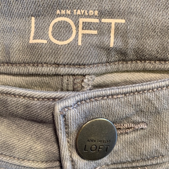 Loft Curvy Skinny Light Grey Jeans Size 4 - Picture 4 of 7